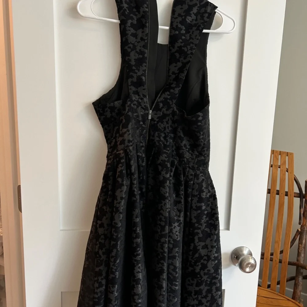 Banana Republic Monogram Flocked Dress - Picture 3 of 3